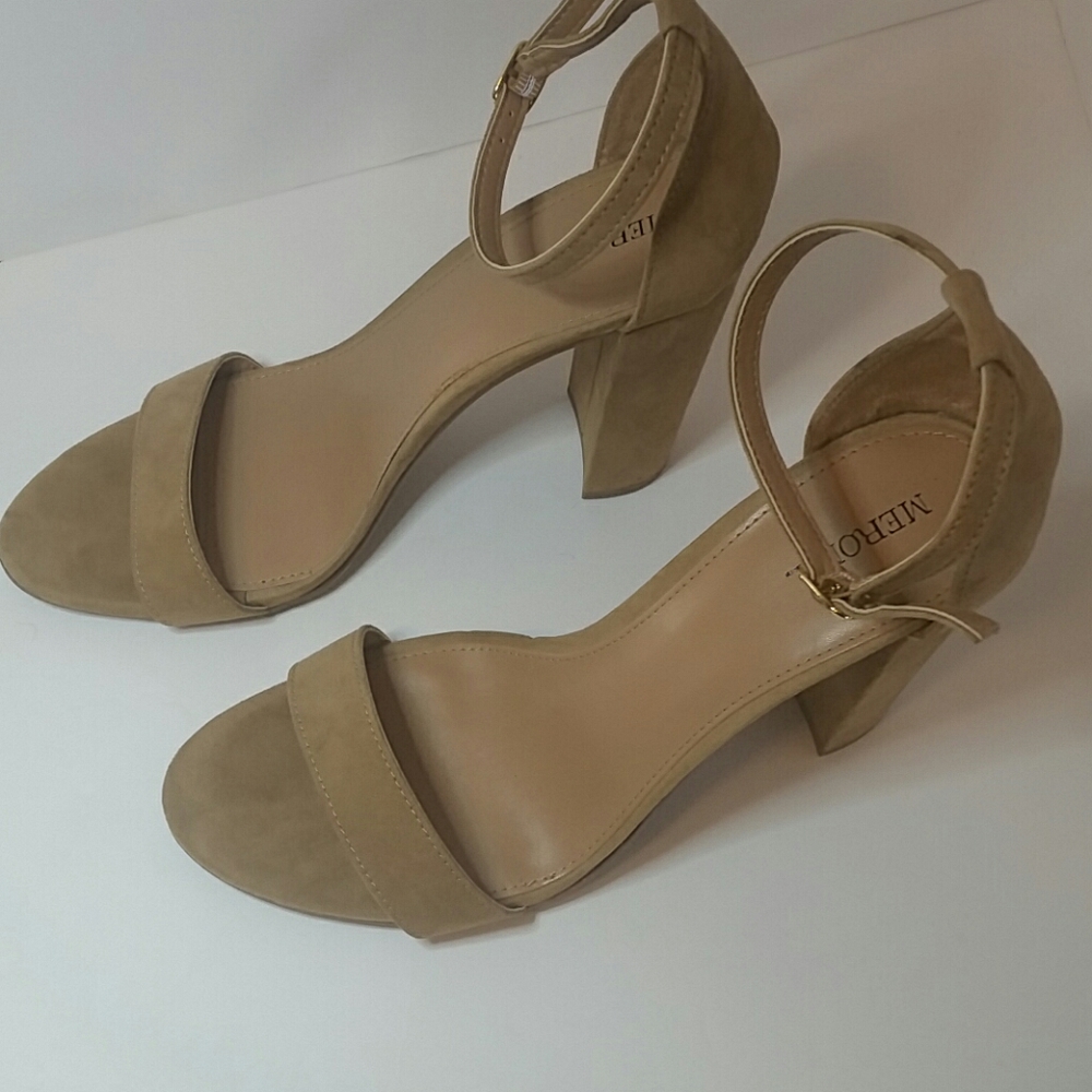 Merona heels - Picture 2 of 4